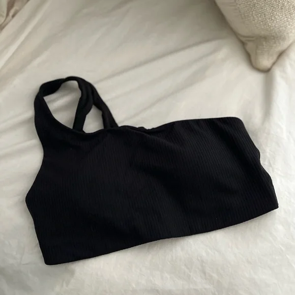 Lululemon Nulu Asymmetrical yoga bra
